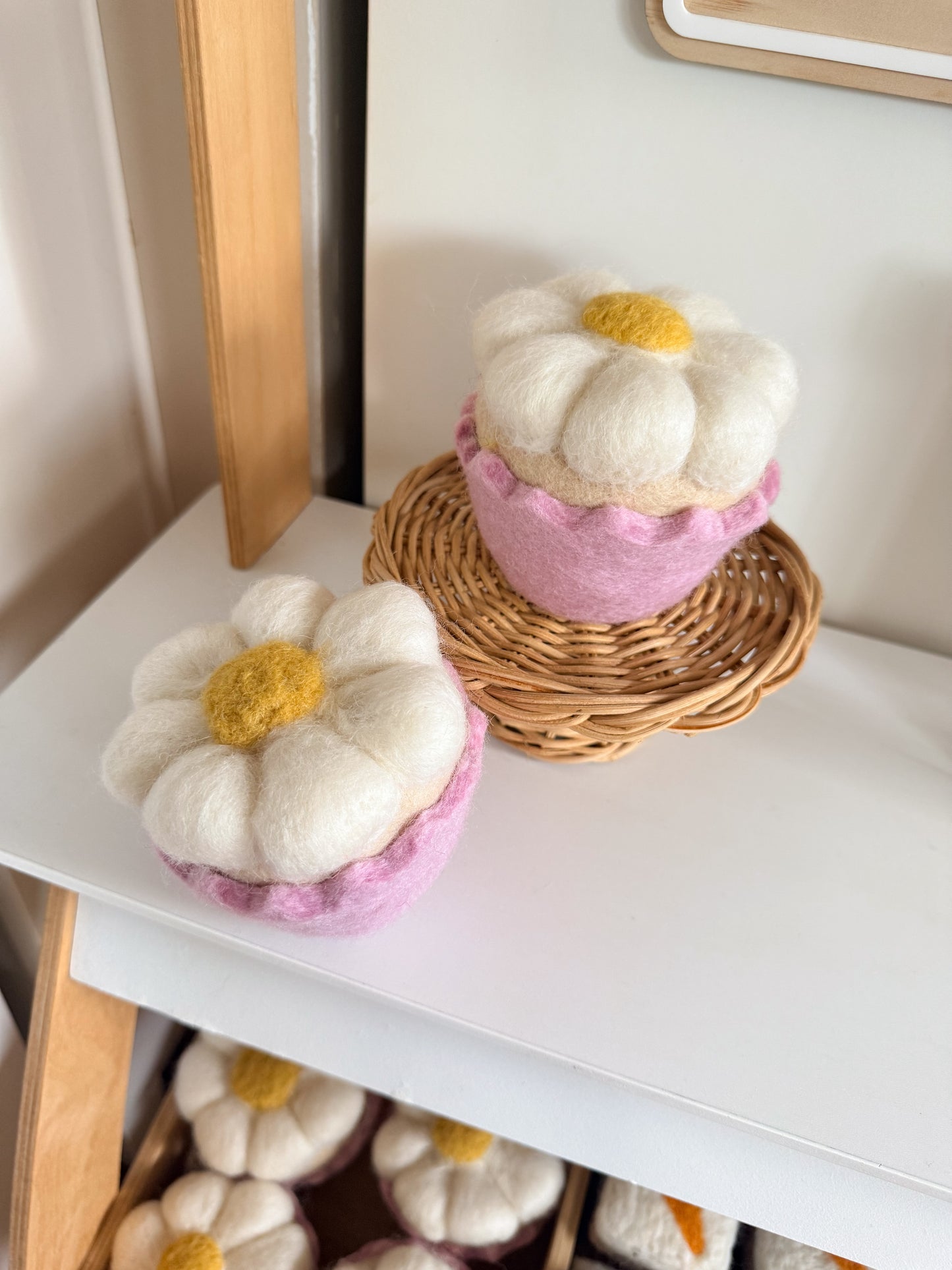Felt Jumbo Daisy Muffin - 2 piece set